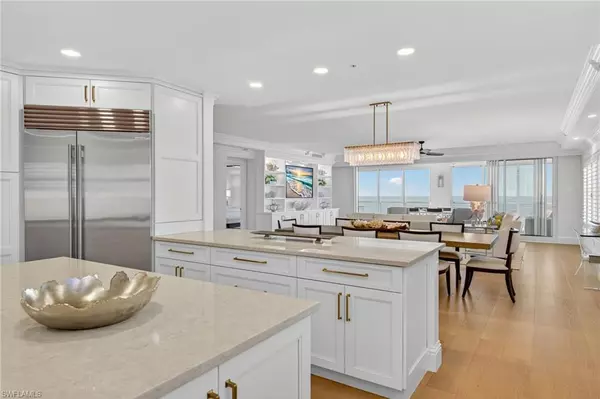 Sanibel, FL 33957,2549 W Gulf DR #206