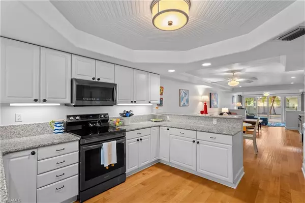 Naples, FL 34102,320 14th AVE S #320C