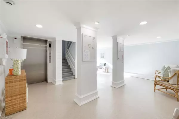 Fort Myers Beach, FL 33931,4253 Bay Beach LN #A7