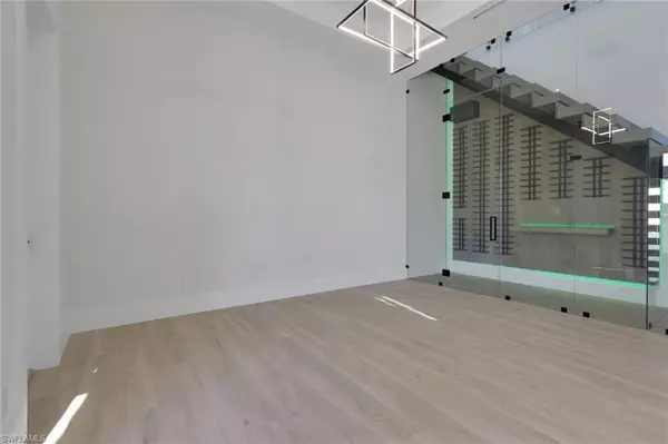 Cape Coral, FL 33904,5653 Riverside DR