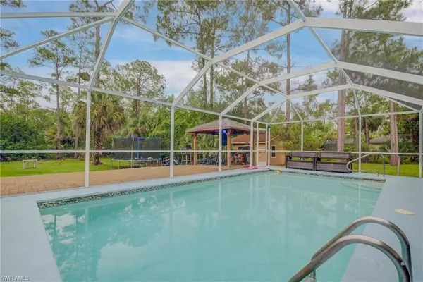 530 7th ST SW, Naples, FL 34117