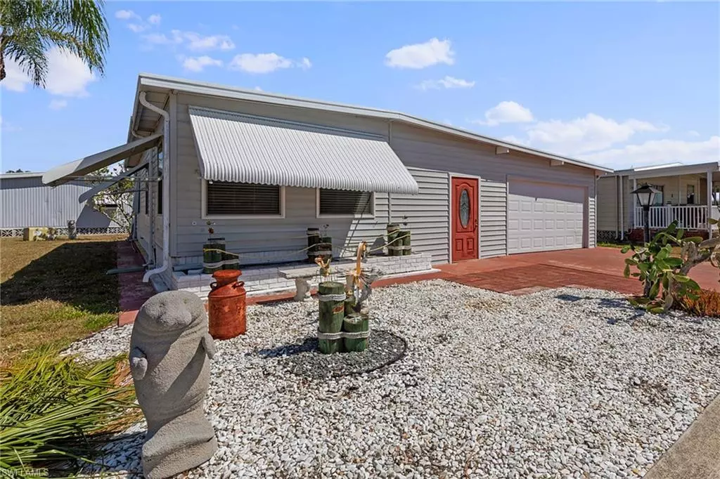 North Fort Myers, FL 33903,432 Snead DR