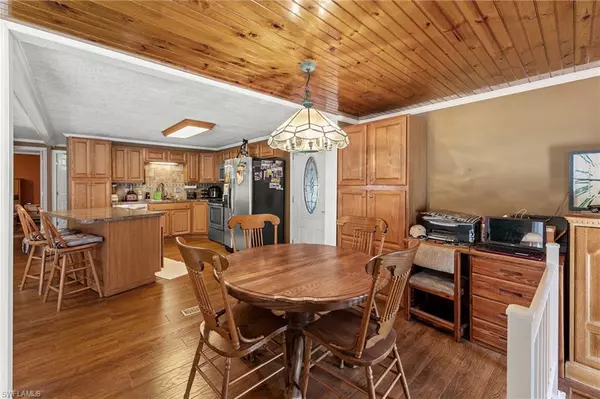 North Fort Myers, FL 33903,432 Snead DR