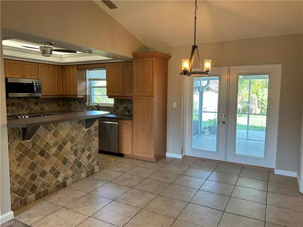 Cape Coral, FL 33990,717 SE 10th AVE