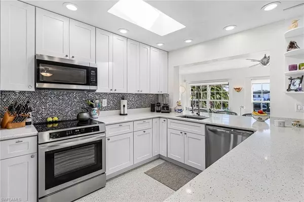 Matlacha, FL 33993,11860 Island AVE