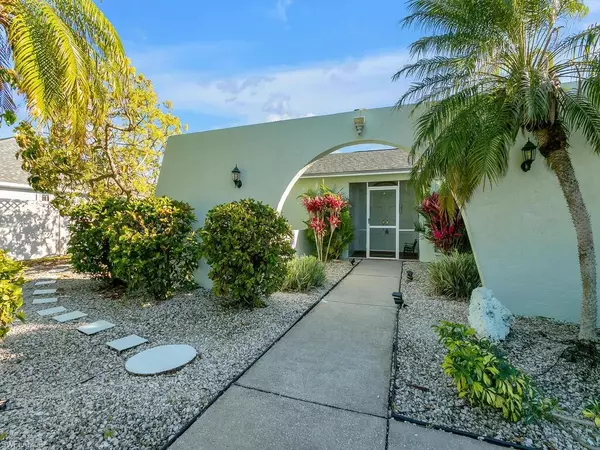 Cape Coral, FL 33904,908 SE 35th TER