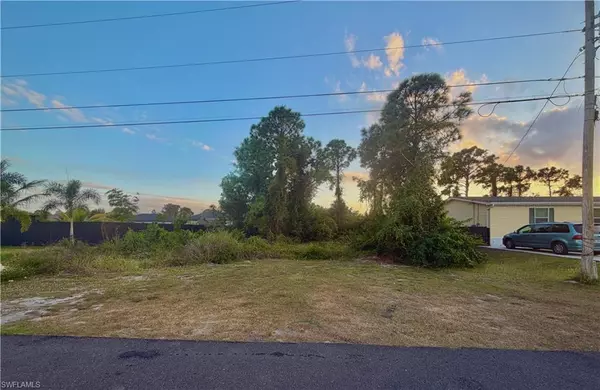 2717 5th ST SW, Lehigh Acres, FL 33976