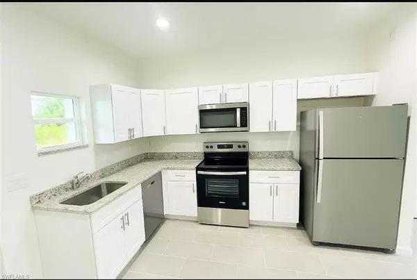 Lehigh Acres, FL 33976,4107 19th ST SW