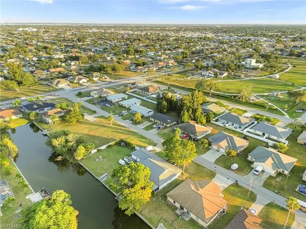 Cape Coral, FL 33990,714-712 SE 4th TER