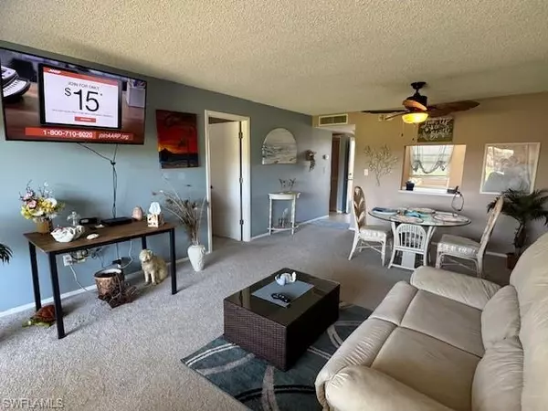 Fort Myers, FL 33907,6102 Augusta DR #305