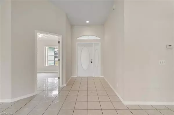 Cape Coral, FL 33991,1324 SW 8th CT