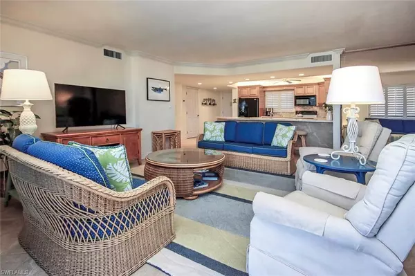 Sanibel, FL 33957,1401 Middle Gulf DR #405R