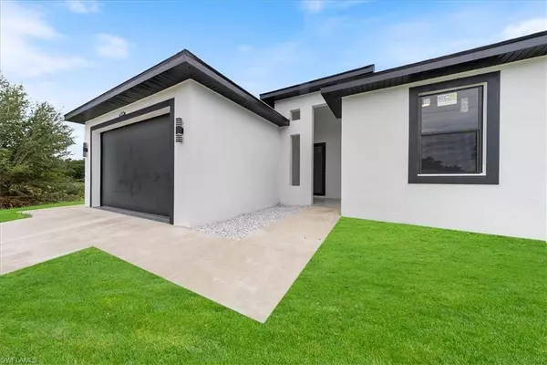 Lehigh Acres, FL 33973,717-719 Gilbert AVE S