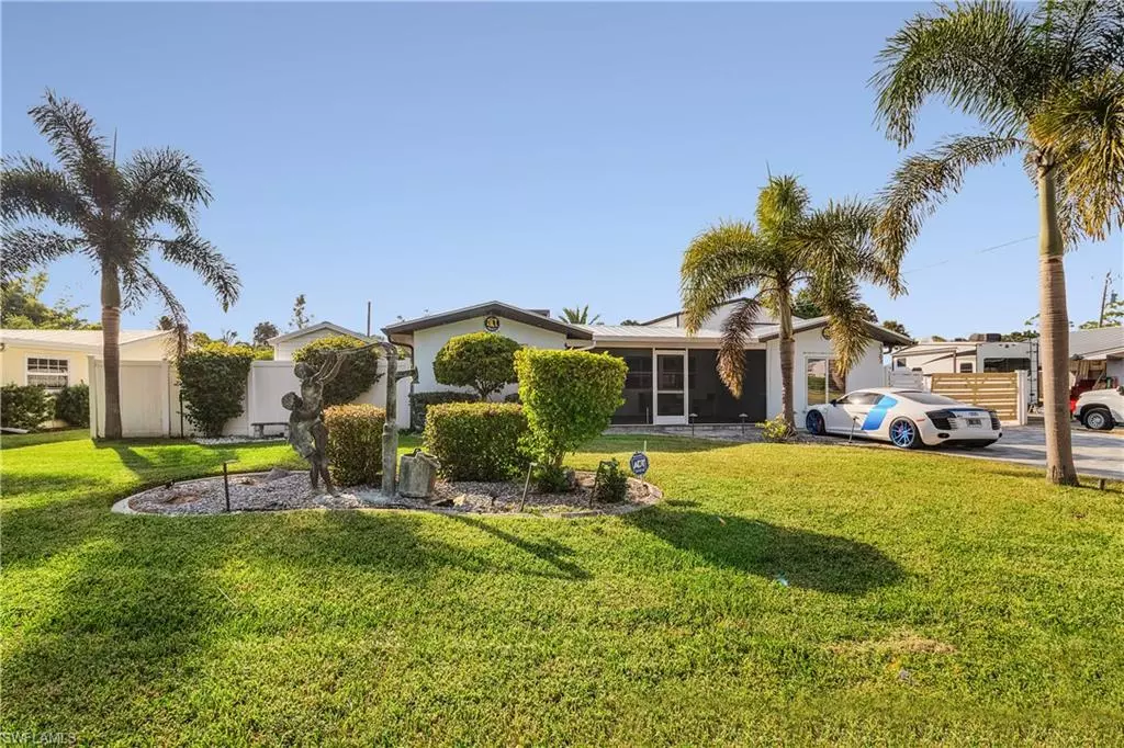 North Fort Myers, FL 33917,2303 Club House RD