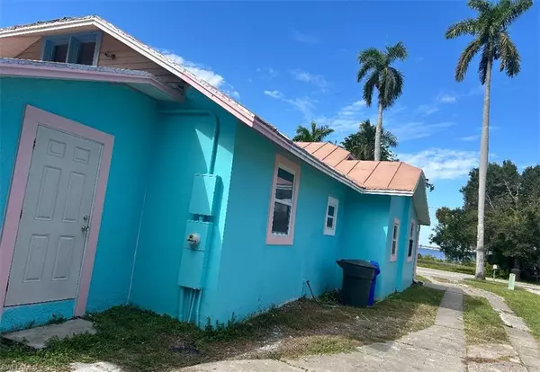 Fort Myers, FL 33916,3516 E Riverside DR