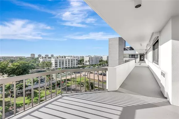 Fort Myers Beach, FL 33931,4253 Bay Beach LN #E7