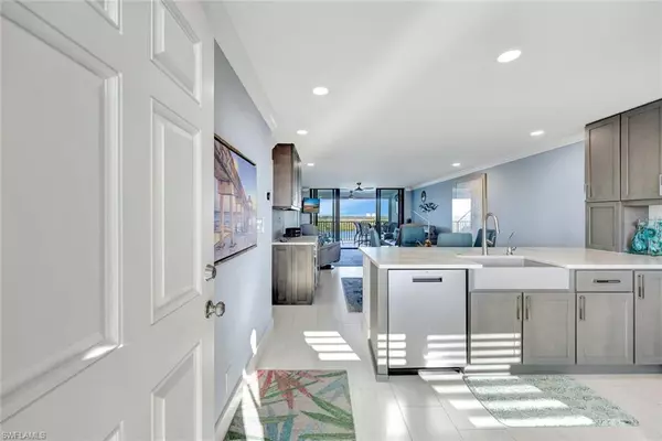 Fort Myers Beach, FL 33931,4253 Bay Beach LN #E7