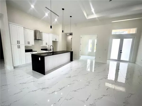 Lehigh Acres, FL 33972,1013 Cleveland AVE