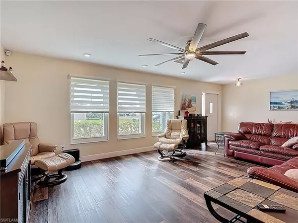 Cape Coral, FL 33914,911 SW 33rd TER