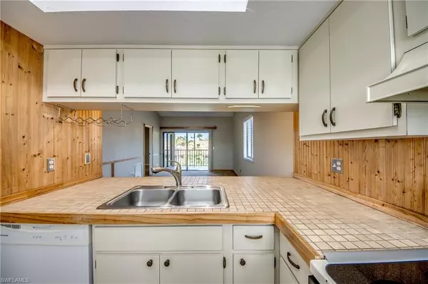 Cape Coral, FL 33904,4616 SE 6th AVE #202