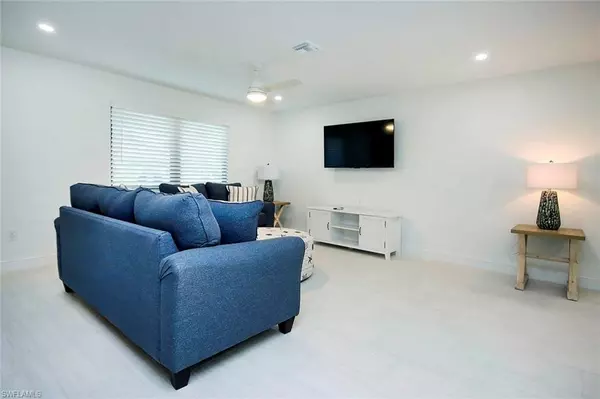 Sanibel, FL 33957,5117 Sea Bell RD #A102