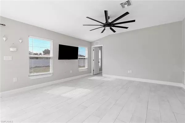 Cape Coral, FL 33990,606 SE 2nd TER