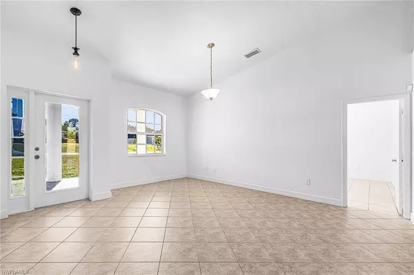 Lehigh Acres, FL 33974,413 Jourferie RD