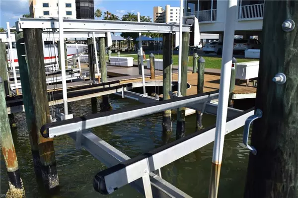 Fort Myers Beach, FL 33931,4341 Bay Beach LN