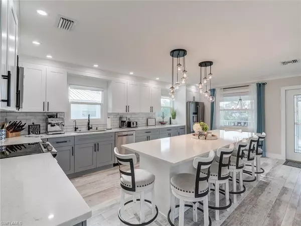 Fort Myers Beach, FL 33931,911 North ST