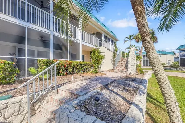 Sanibel, FL 33957,827 E Gulf DR #K8