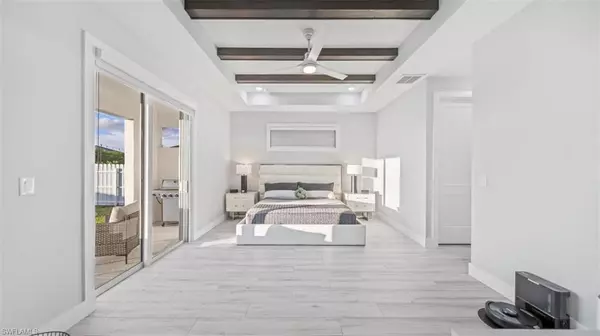 Cape Coral, FL 33993,618 NW 7th PL