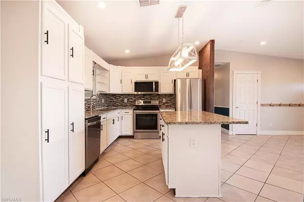 Cape Coral, FL 33909,2022 NE 10th PL