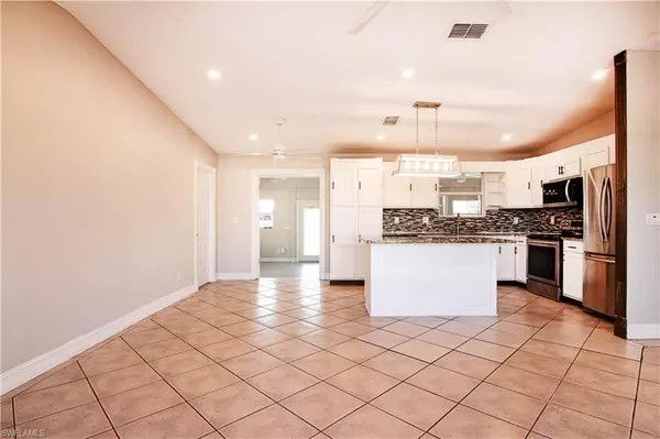 Cape Coral, FL 33909,2022 NE 10th PL