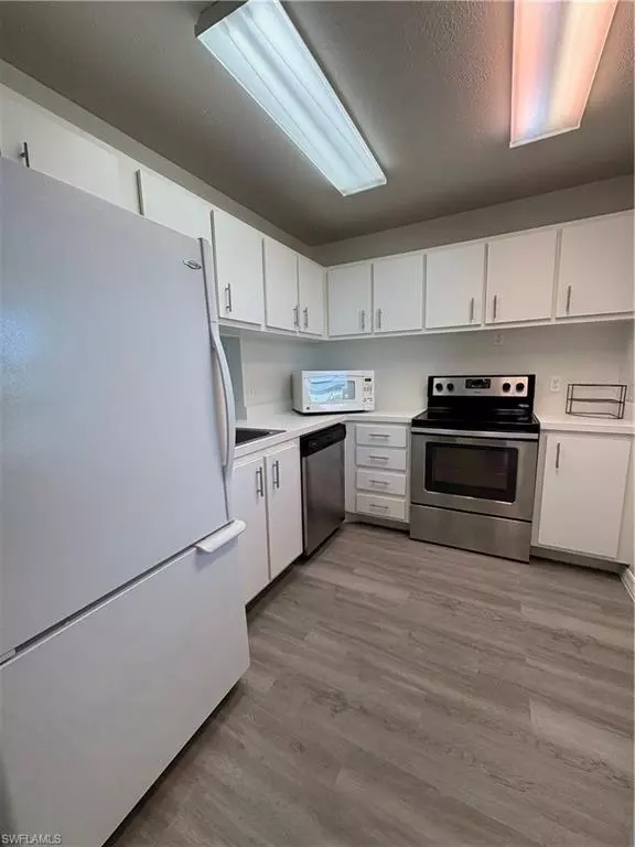 Fort Myers, FL 33907,1724 Pine Valley DR #319