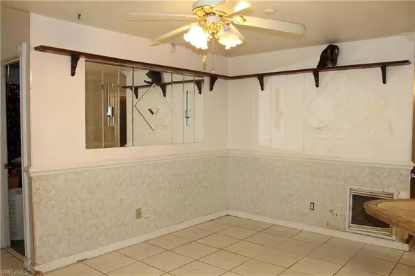 Lehigh Acres, FL 33972,902 Clayton AVE