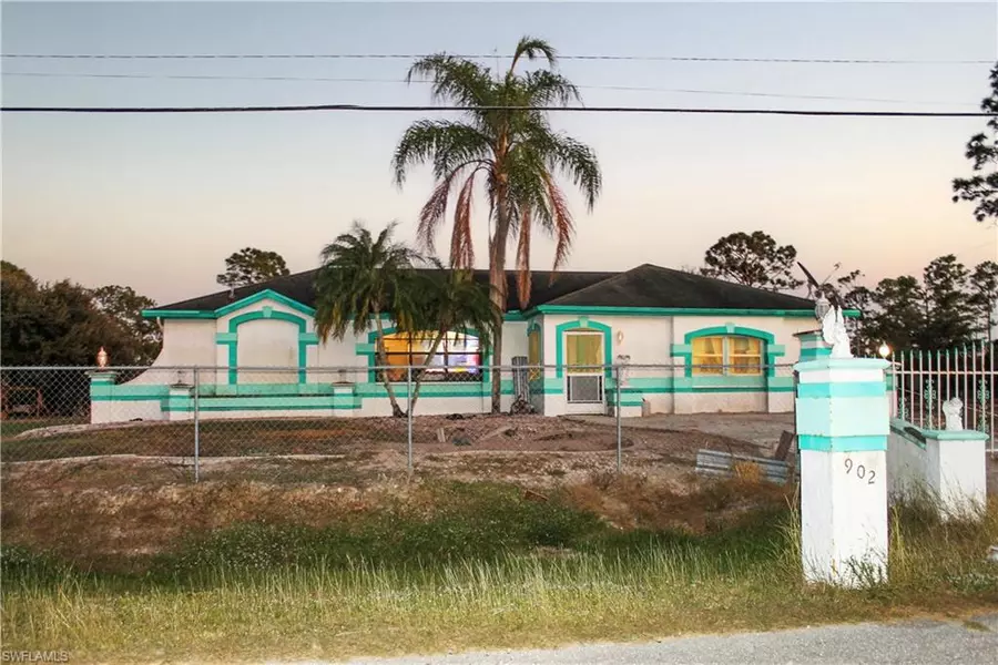 902 Clayton AVE, Lehigh Acres, FL 33972