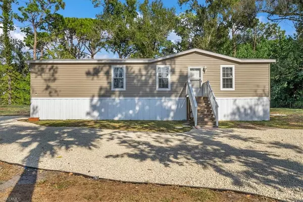 North Fort Myers, FL 33917,2170 Bahia LN