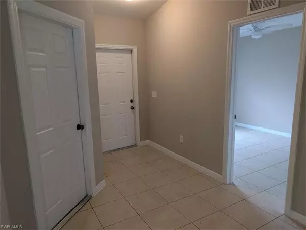 Cape Coral, FL 33904,3702 SE 9th PL #3702