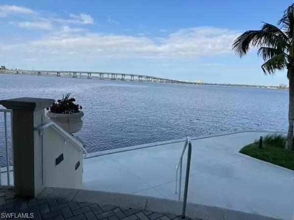 Fort Myers, FL 33916,2743 1st ST #1305