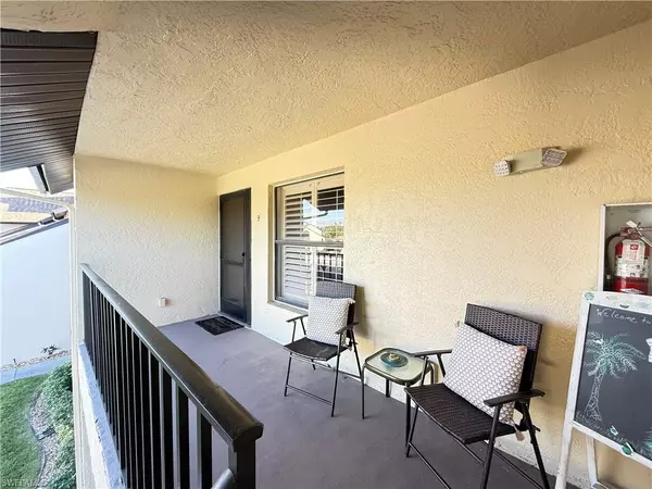 Fort Myers, FL 33919,8382 Charter Club CIR #9