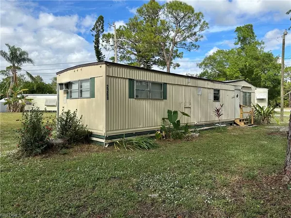 2268 Carlisle LN, North Fort Myers, FL 33917