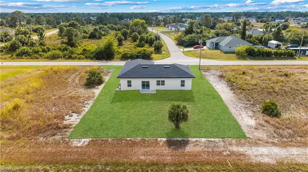 Lehigh Acres, FL 33974,837 Colyer ST E