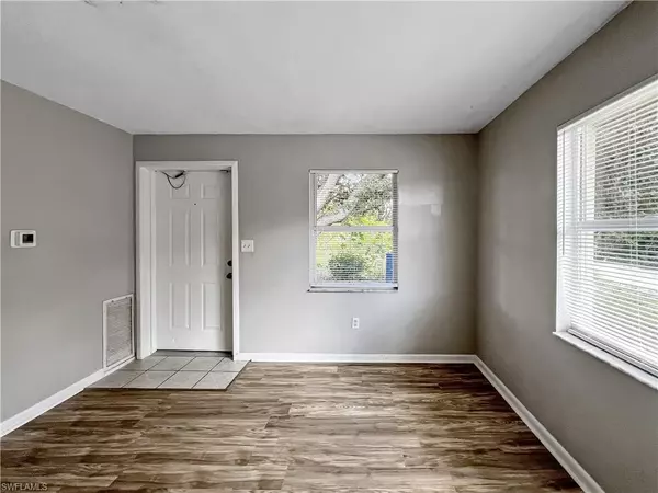 Fort Myers, FL 33905,13037 1st ST #2