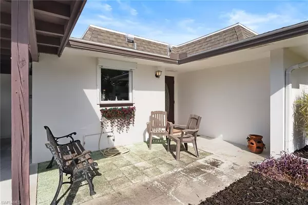 North Fort Myers, FL 33903,854 Pangola DR