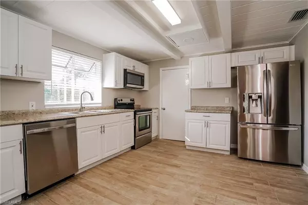 Lehigh Acres, FL 33972,1219 Thompson AVE