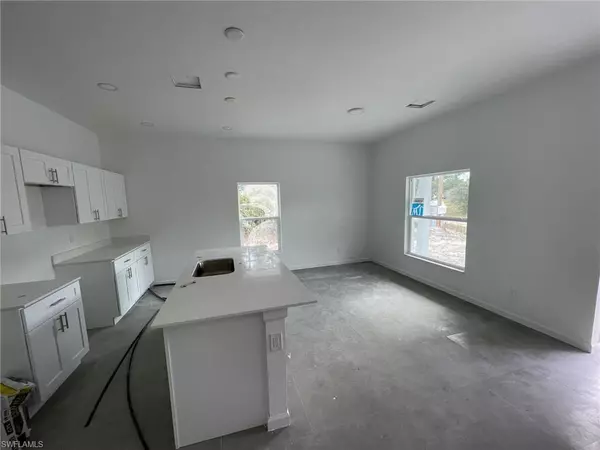 Lehigh Acres, FL 33974,857 Bently ST E