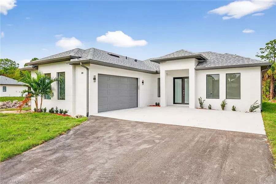 1749 10th AVE NE, Naples, FL 34120