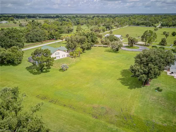 Alva, FL 33920,16260 Forest Mist CT