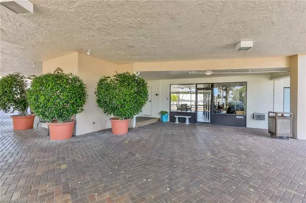 Fort Myers Beach, FL 33931,8350 Estero BLVD #PH6