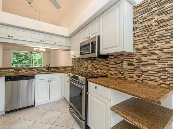 1220 Sarah Jean CIR #L-201, Naples, FL 34110